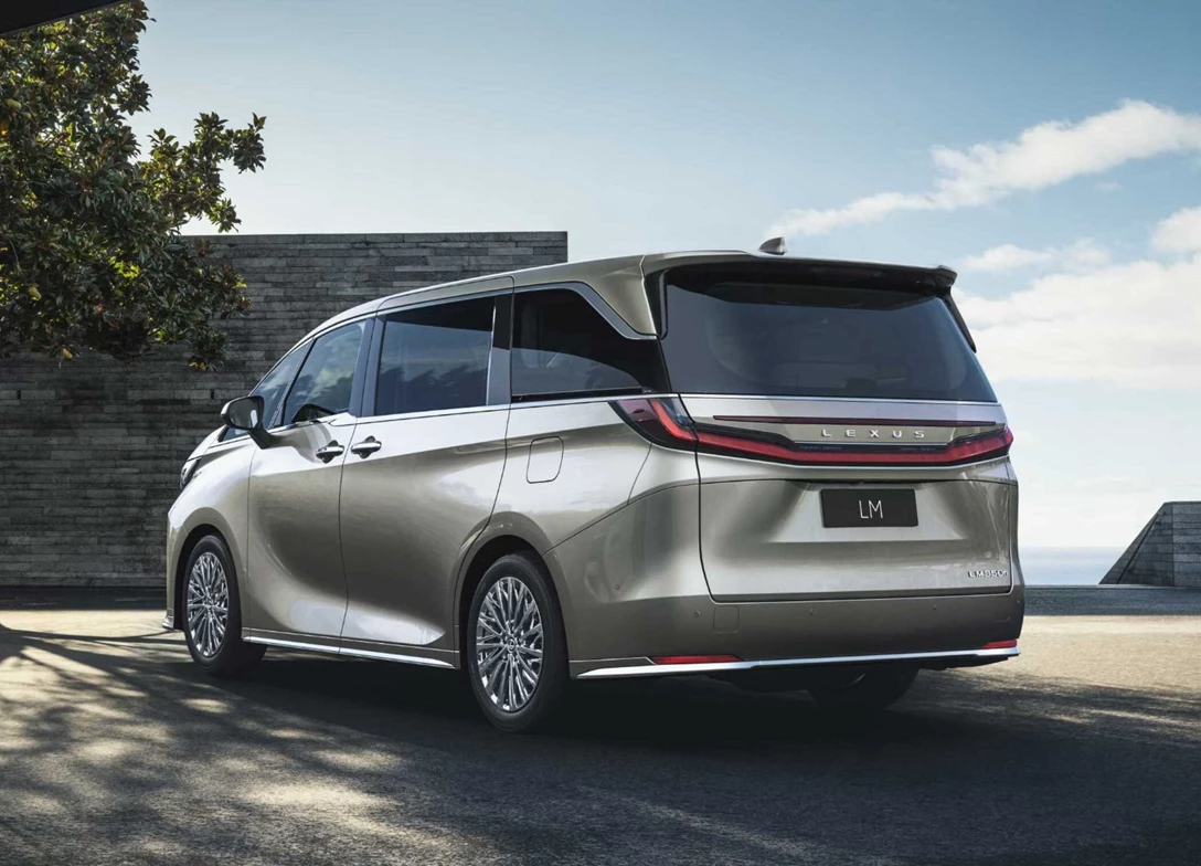 1689853-Lexus-LM-2023-03.jpg