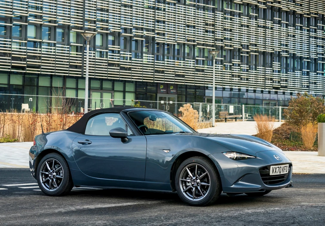 1675610-Mazda-MX5-2023-05.jpg