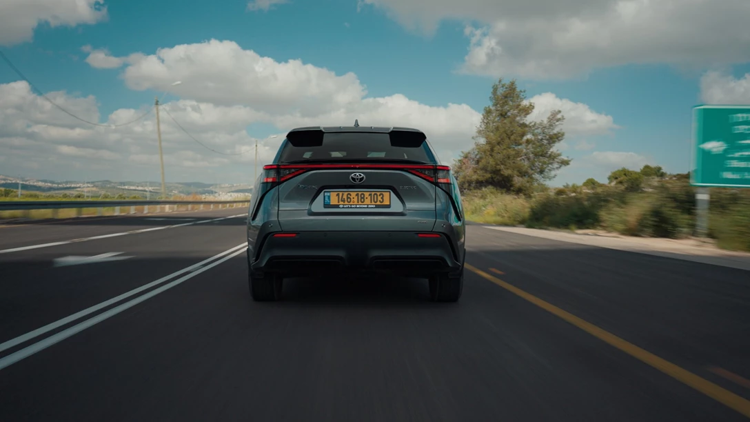 1681638-Hyundai IONIQ 5 vs Skoda Enyaq vs KIA EV6 vs TOYOTA BZ4X - 2023.01_57_54_00.Still202 copy.jpg