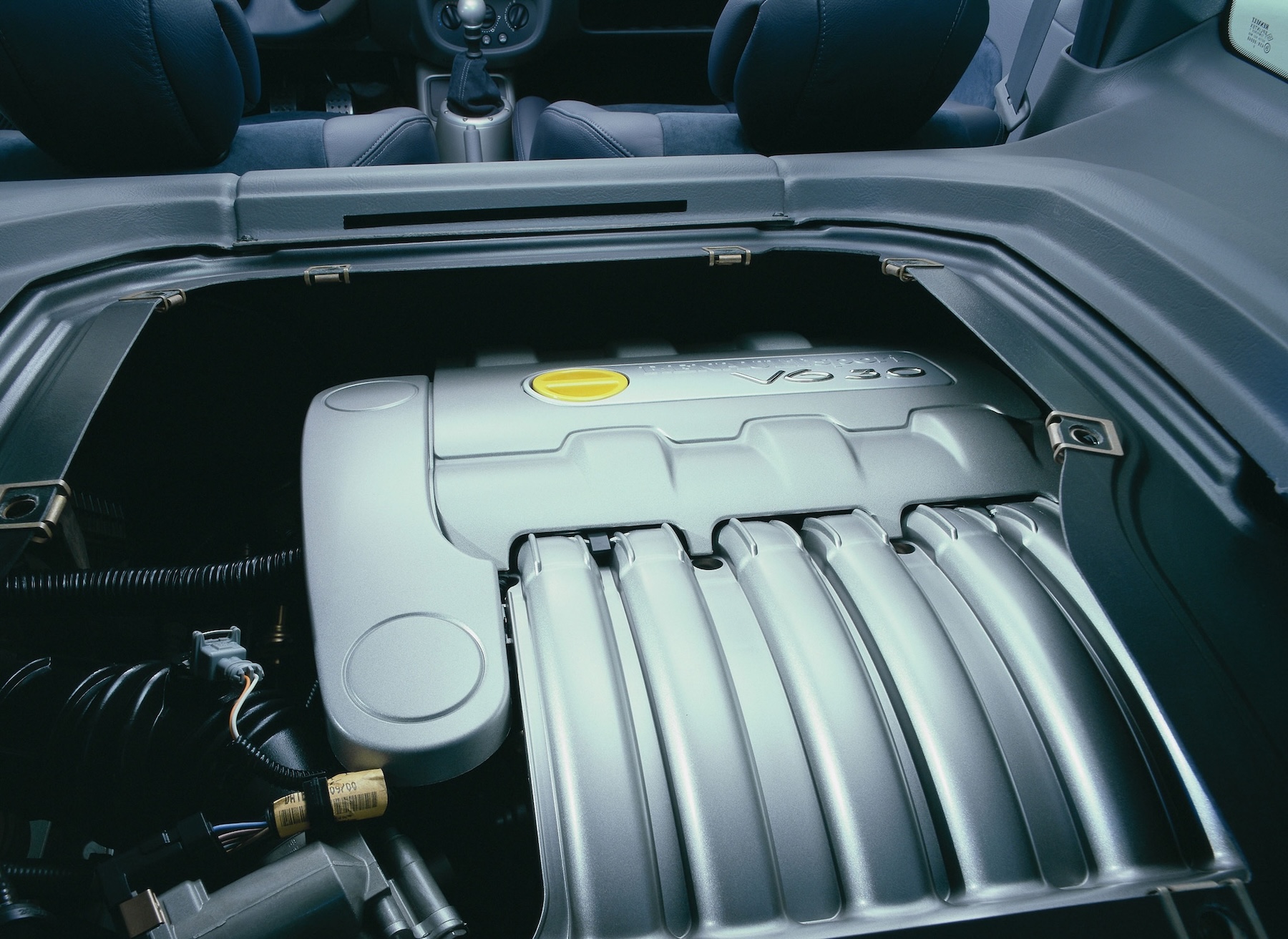 1573253_renault_clio_V6.jpg