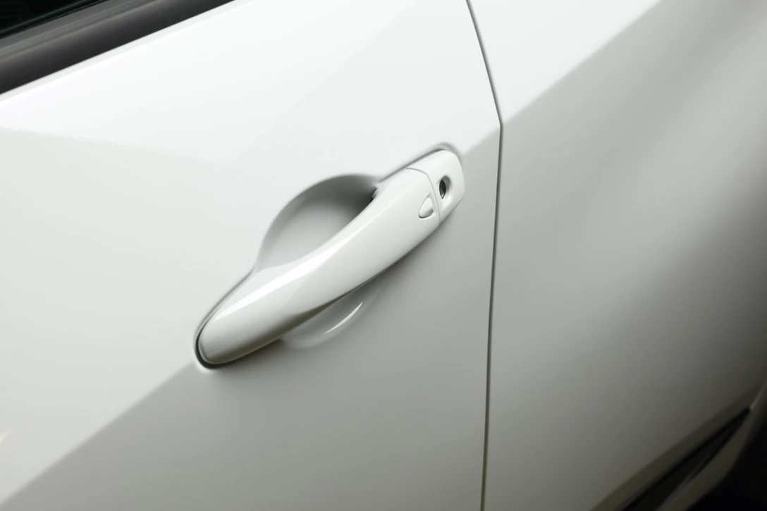 1610830-More Micra Live Event - White Micra N-Sport - Exterior Details - Door handle.jpg