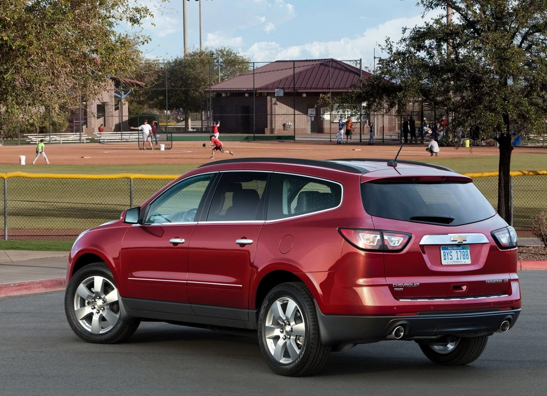 1662381-Chevrolet-Traverse-2014-02.jpg