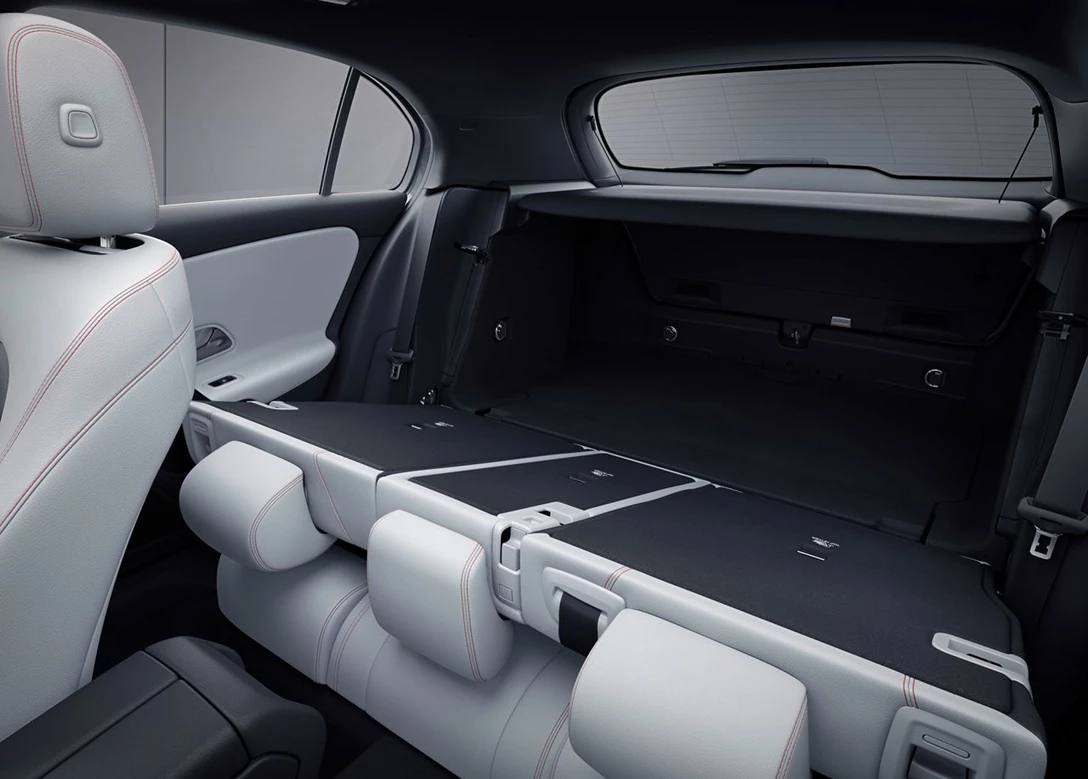 1647127-Mercedes A class 2019 (13).jpg