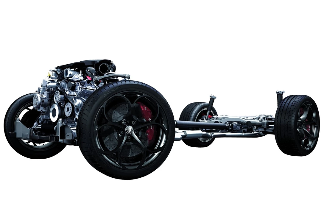 1592923-12-אלפא רומיאו סטלביו תלתן ירוק (14).jpg