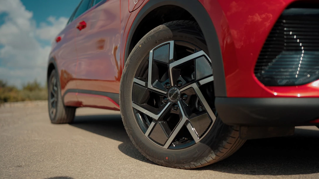 1679159-BYD ATTO 3.00_39_18_17.Still029 copy-min.jpg