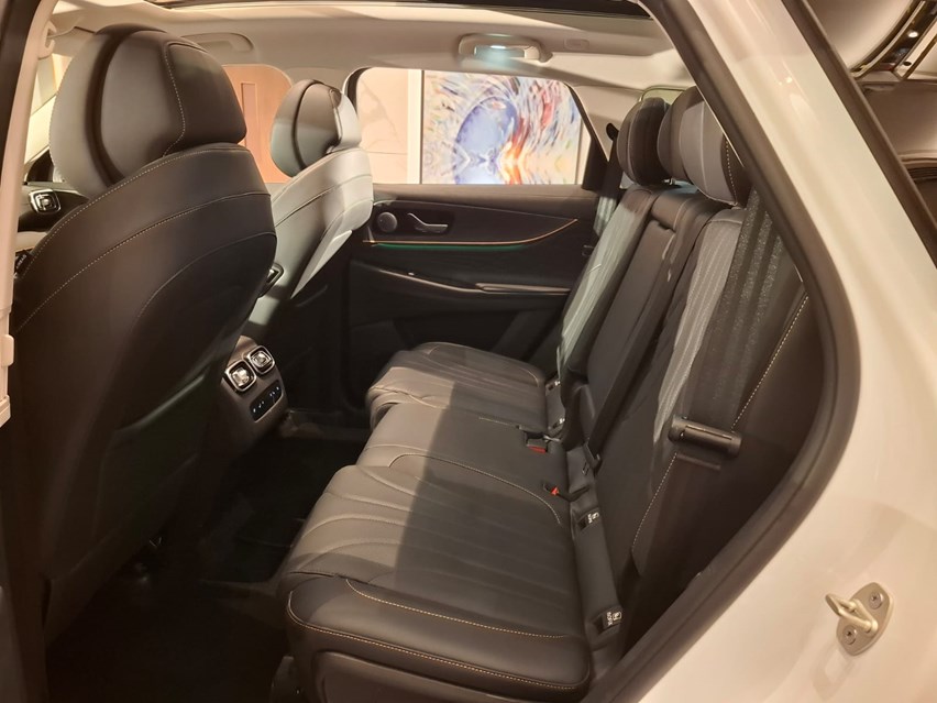 WhatsApp Image 2025-11-03 at 12.00.55.jpeg