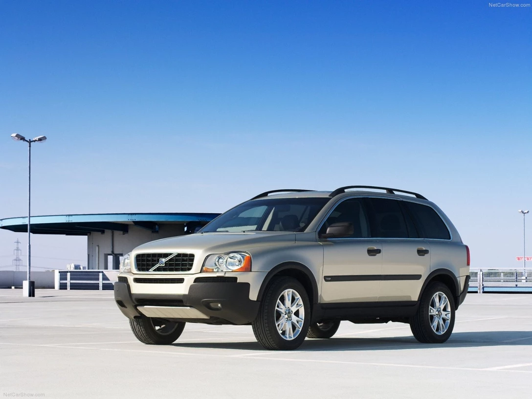 1593338-Volvo-XC90 1.jpg