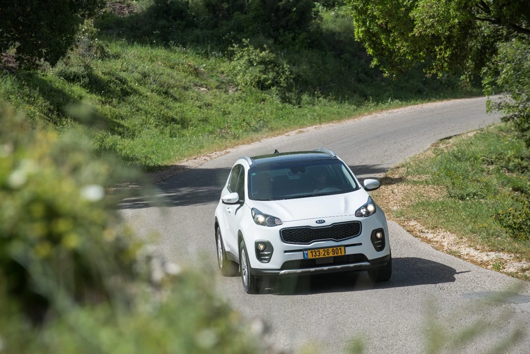 1594281-השוואתי פנאי - יונדאי טוסון מול מאזדה CX-5 מול פיגו 3008 מול קיה ספורטאז (4).jpg