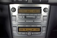 Toyota-Avensis-2004-2006-11.jpg
