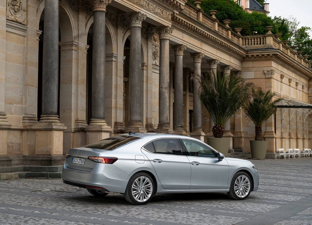 1705276-Skoda-Superb-2025-02.jpg