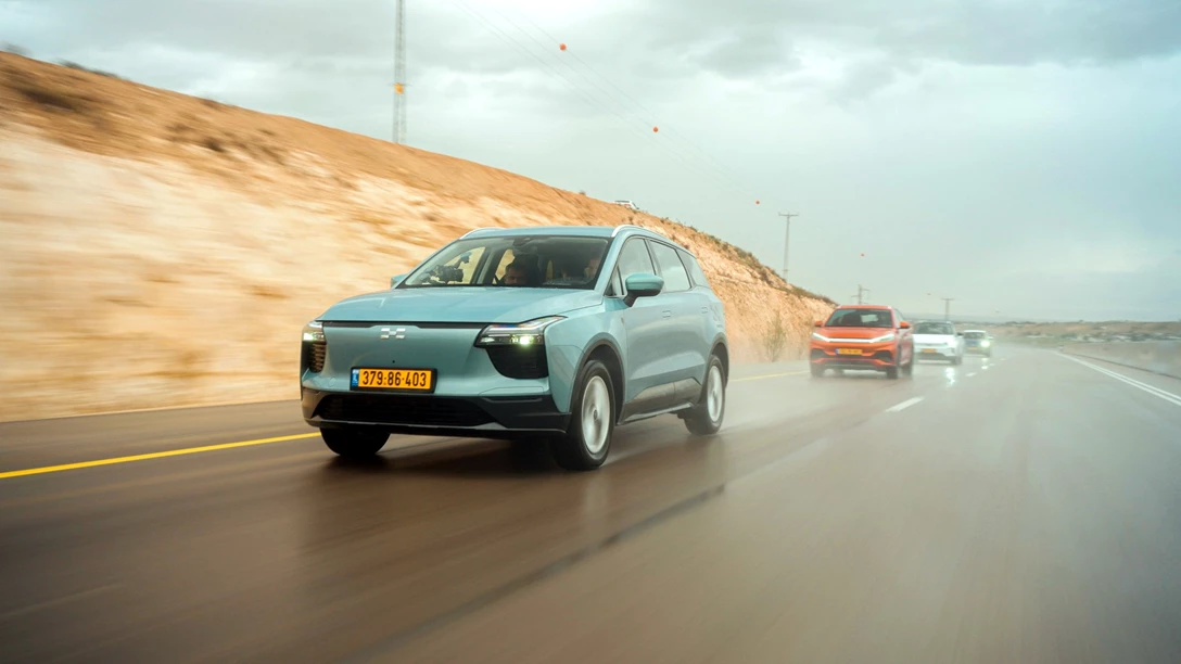 1680131-ORA Funky Cat vs BYD ATTO 3 vs Geely geometry c vs Aiways U5 2023.01_03_06_14.Still034 copy-min.jpg