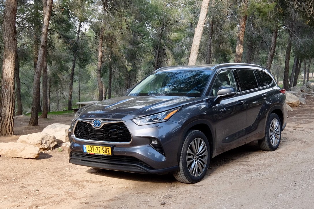 1640037-טויוטה היילנדר מבחן דרכים - 2.jpeg