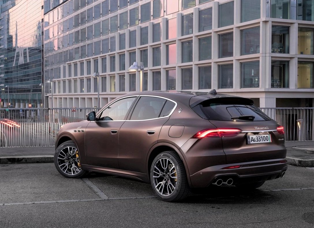 1664057-Maserati-Grecale-2022-02.jpg