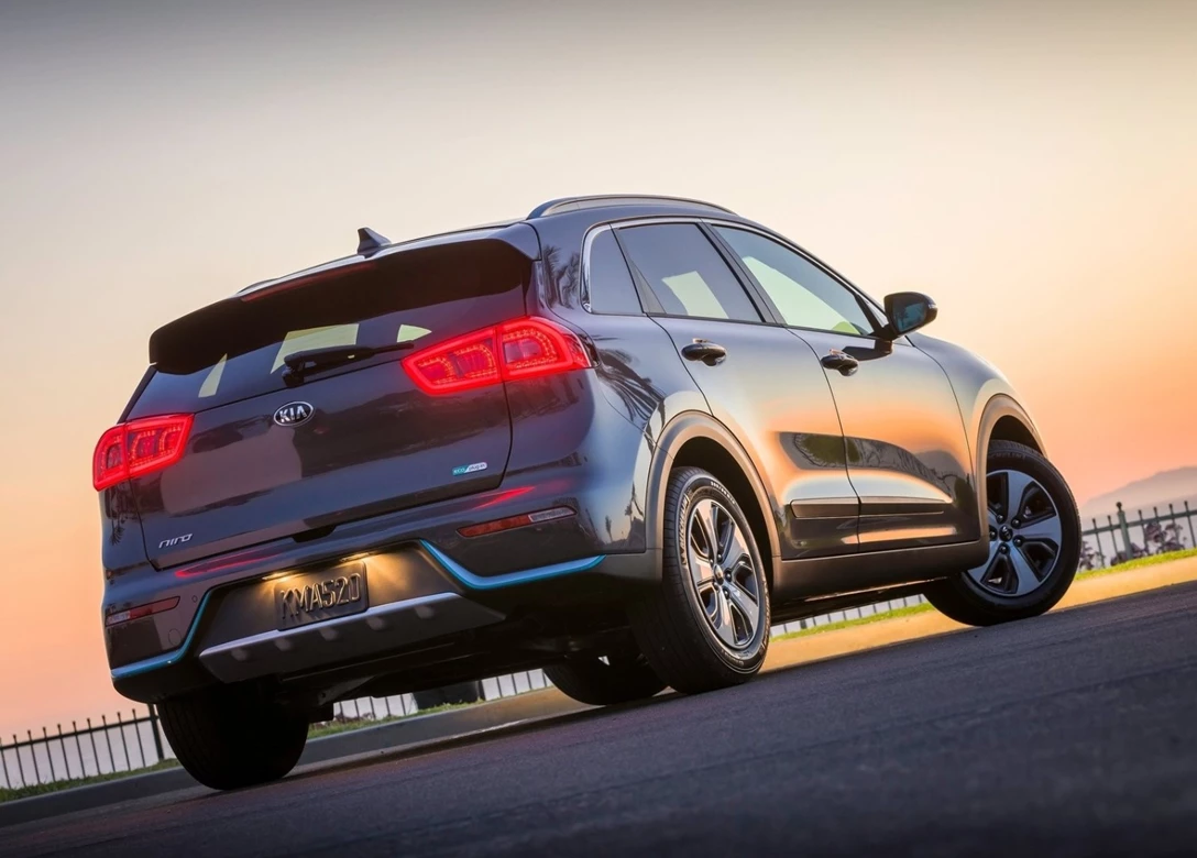 1637630-Kia-Niro_Plug-In_Hybrid-2019-02.jpg