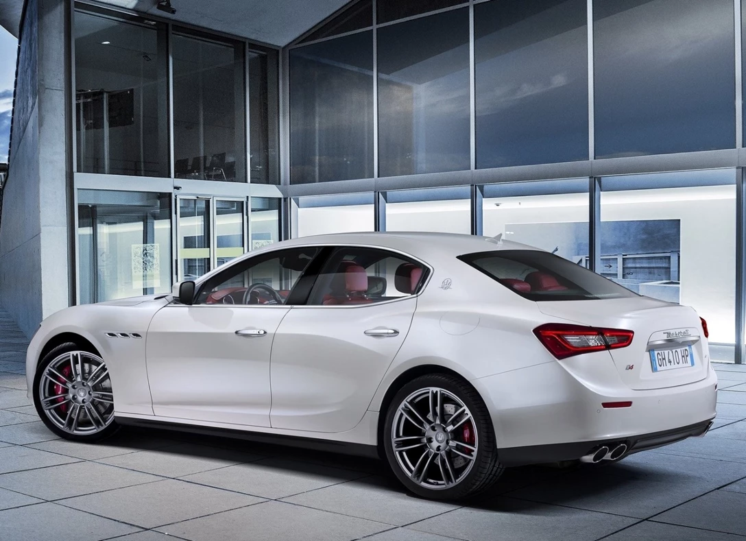 1664254-Maserati-Ghibli-2017-02.jpg