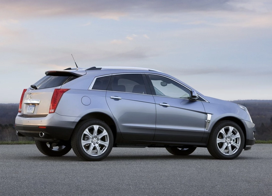 1687572-Cadillac-SRX-2015-02.jpg
