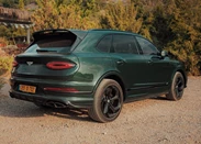 1661536-Bentley-Bentayga-2022-02.jpg