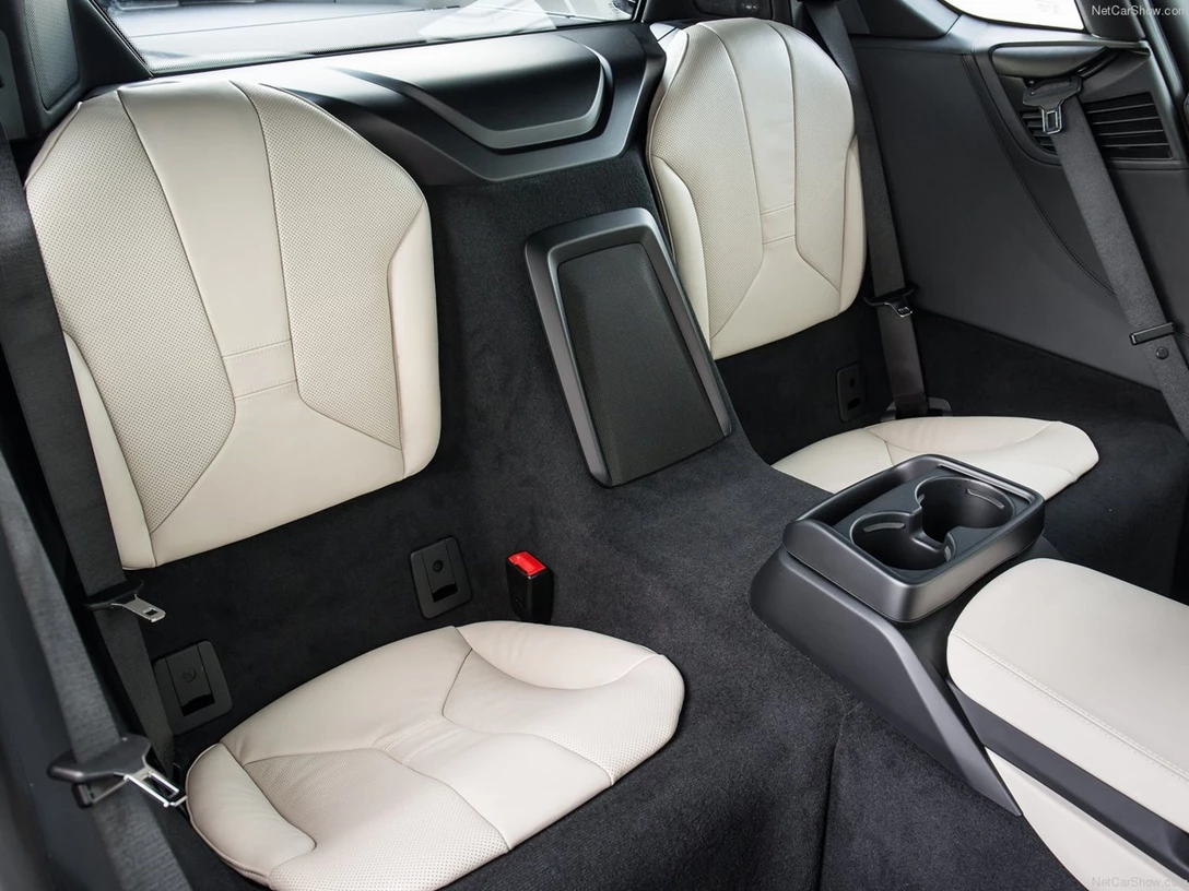 1588675-BMW-i8 8.jpg
