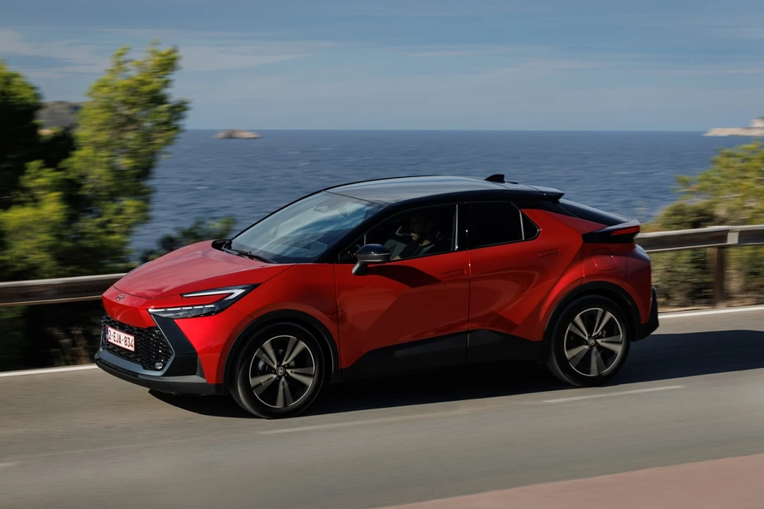1690429-Toyota_C-HR.jpg