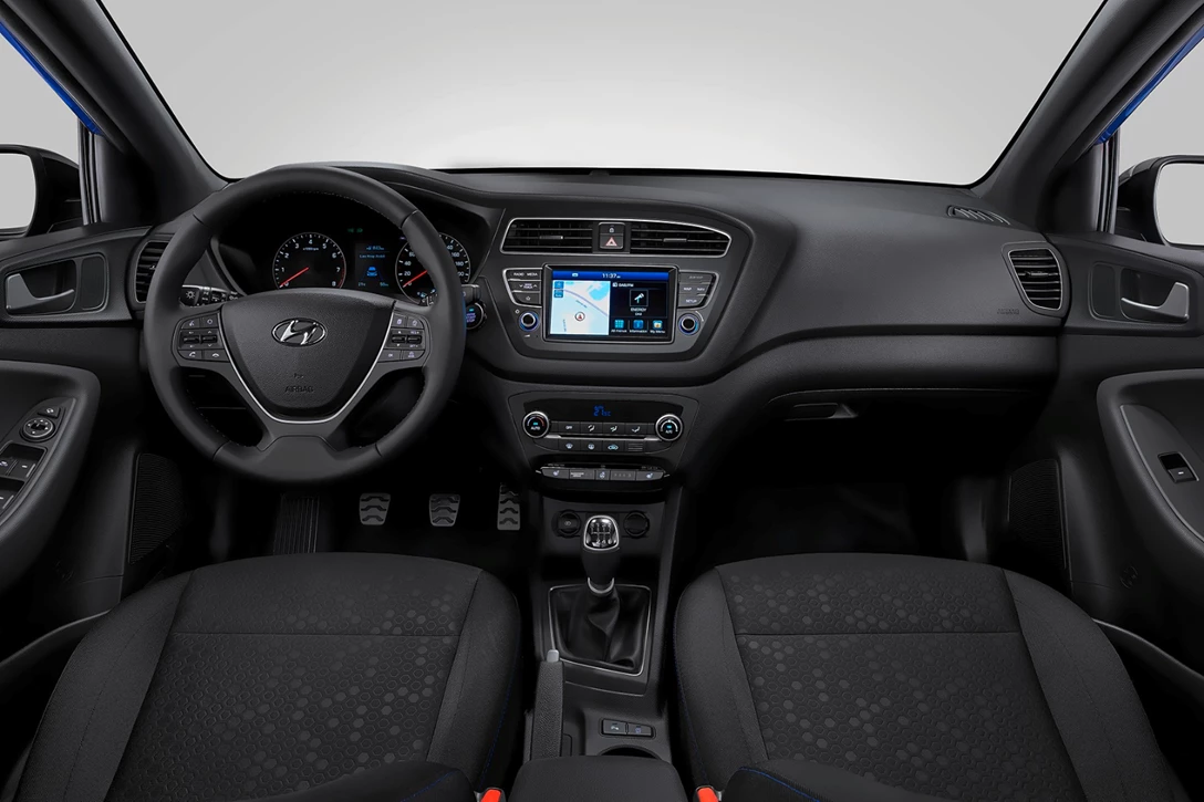 1594681-New Hyundai i20 Active Interior (1).jpg