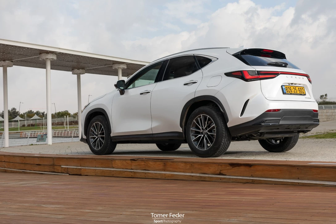 1674728-Lexus-NX-2023-02.jpg