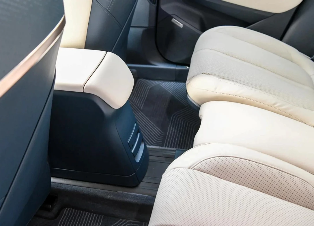 1691575-Zeekr X-2024-12.jpg