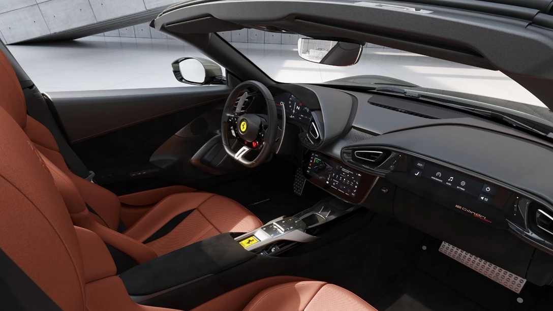 1696719-New_Ferrari_V12_ext_10_spider_media_ecdd40cb-2d66-4dd2-959f-f3c789cee781-min.jpg