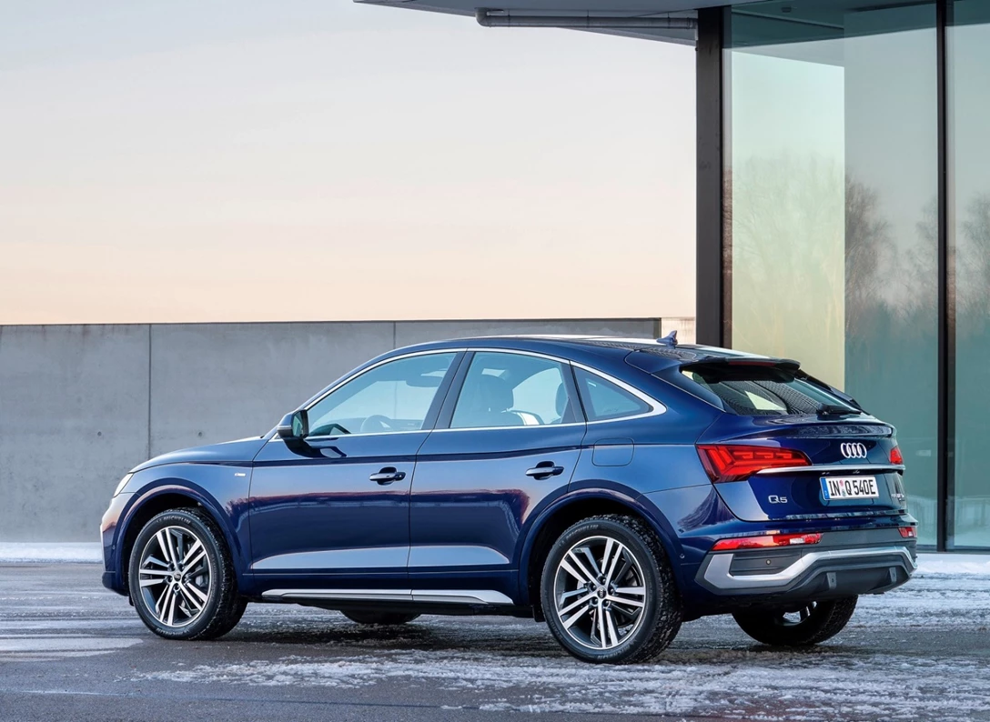 1651592-Audi-Q5_Sportback-2022-08.jpg