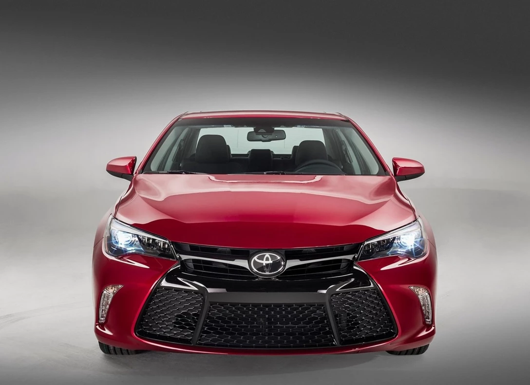 1645080-Toyota-Camry-2016-04.jpg