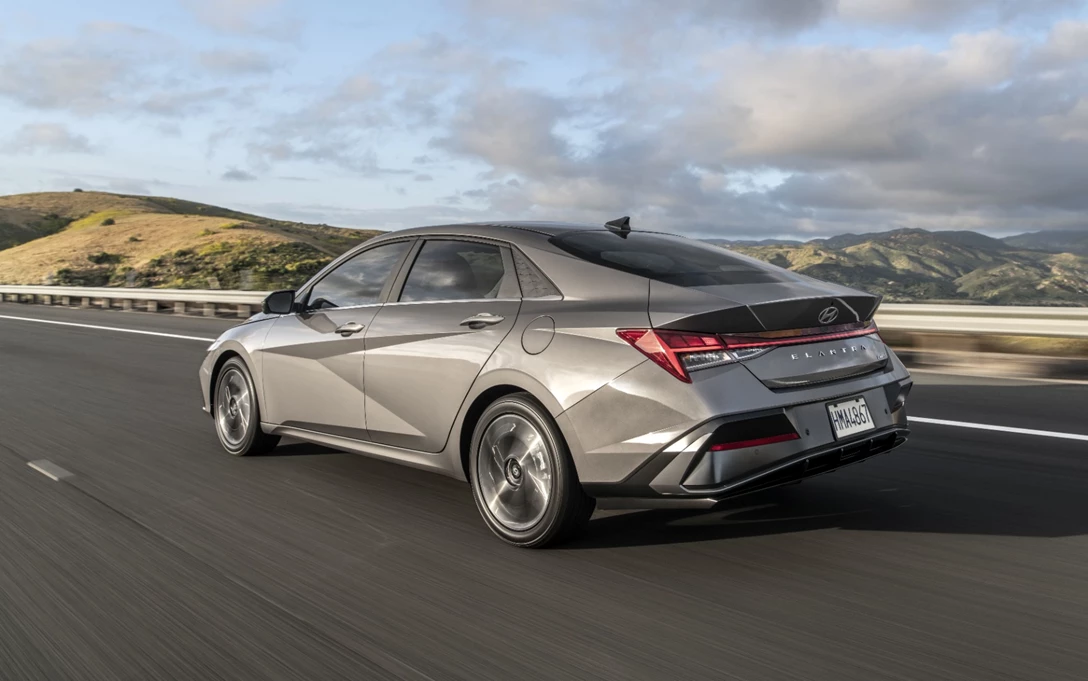 1693021-Large-56897-2024Elantra-min.jpg