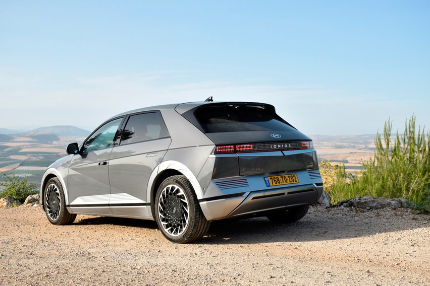 1660984-IONIQ54X4 - 5.jpeg