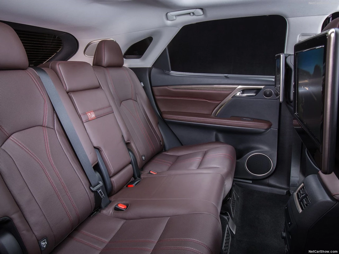 1588347-Lexus-RX 7.jpg