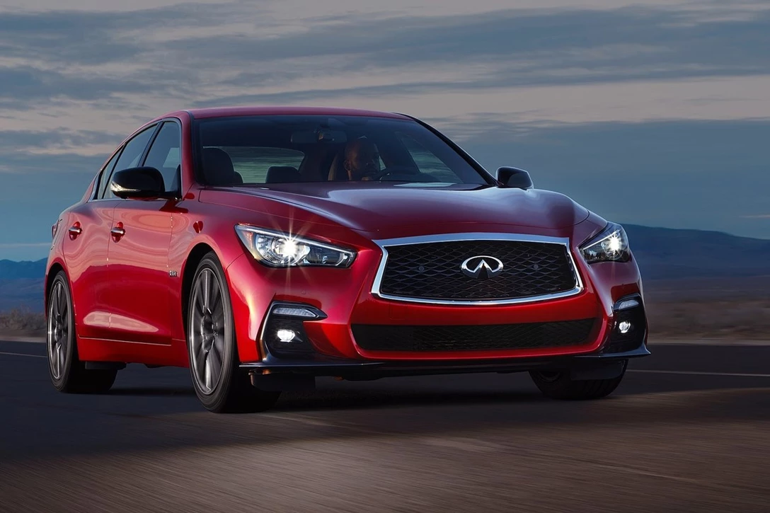 1595288-אינפיניטי Q50 הגיעה לארץ (1).jpg