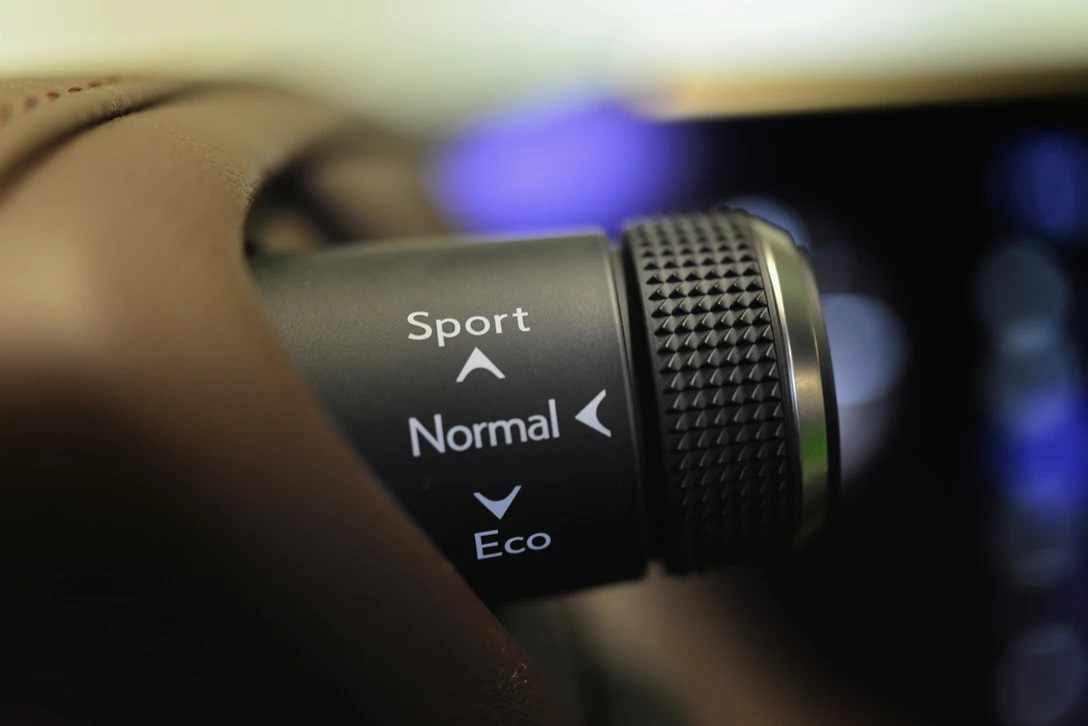 1612126-לקסוס ES - מבחן דרכים (4).jpg