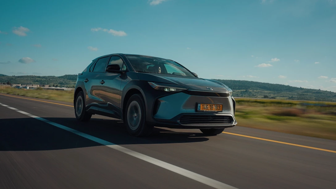 1681670-Hyundai IONIQ 5 vs Skoda Enyaq vs KIA EV6 vs TOYOTA BZ4X - 2023.02_39_55_10.Still236 copy.jpg