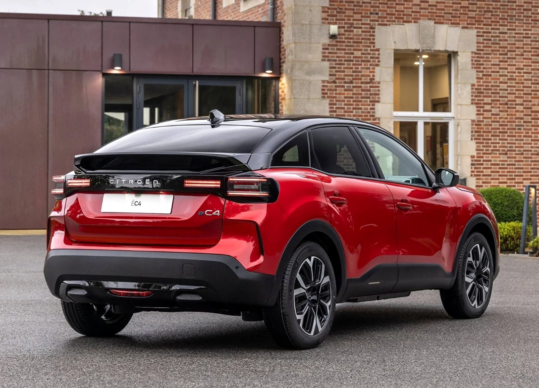 1706960-Citroen-C4-2025-02.jpg