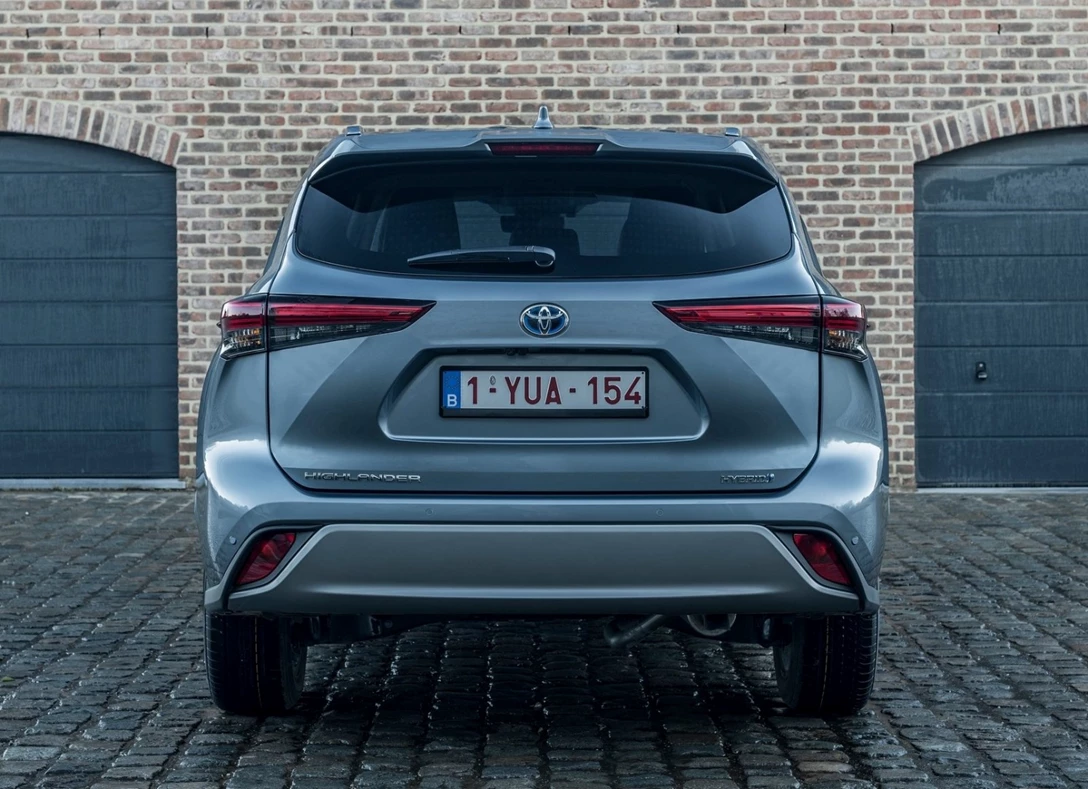 1674502-Toyota-Highlander_EU-Version-2023-04.jpg