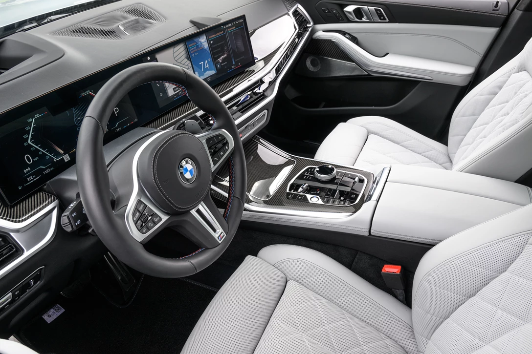 1670018-BMW X7 M60i Frozen Pure Grey068.jpg