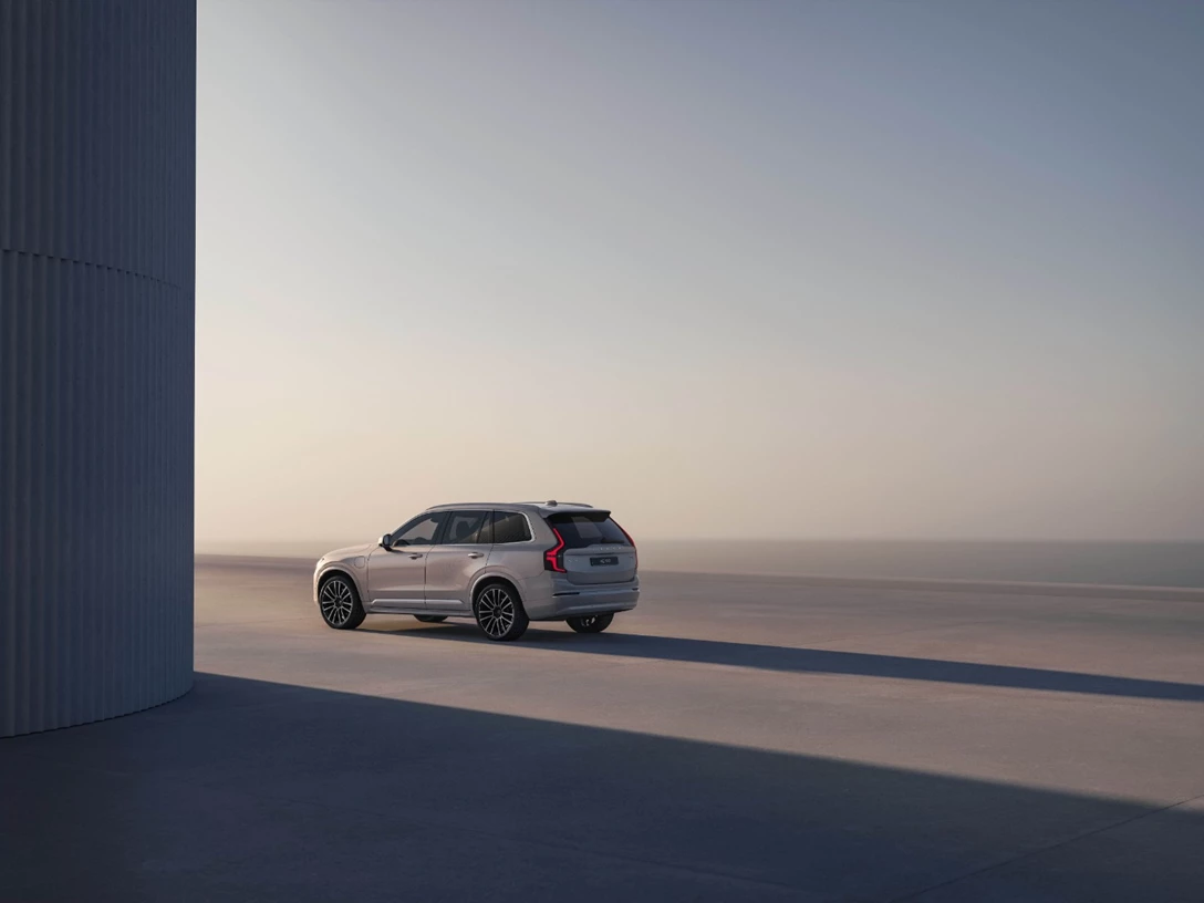 1701527-331878_New_Volvo_XC90_exterior.jpg