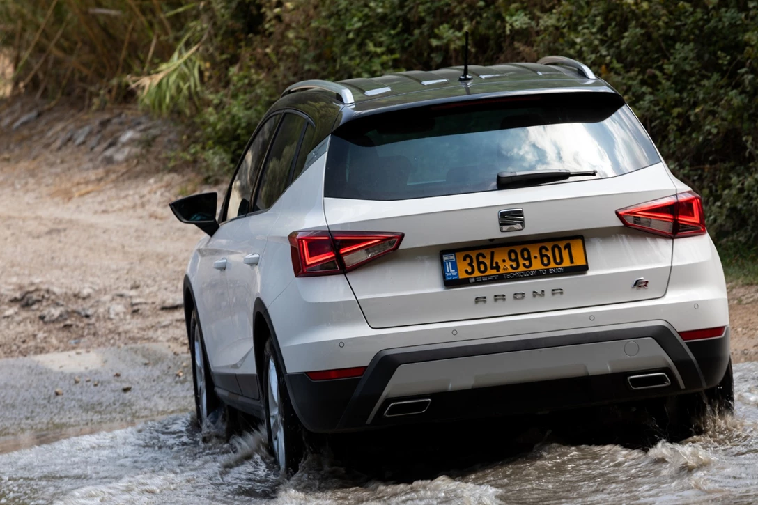 1614686-קיה סטוניק מול סיאט ארונה מבחן דרכים (10).jpg