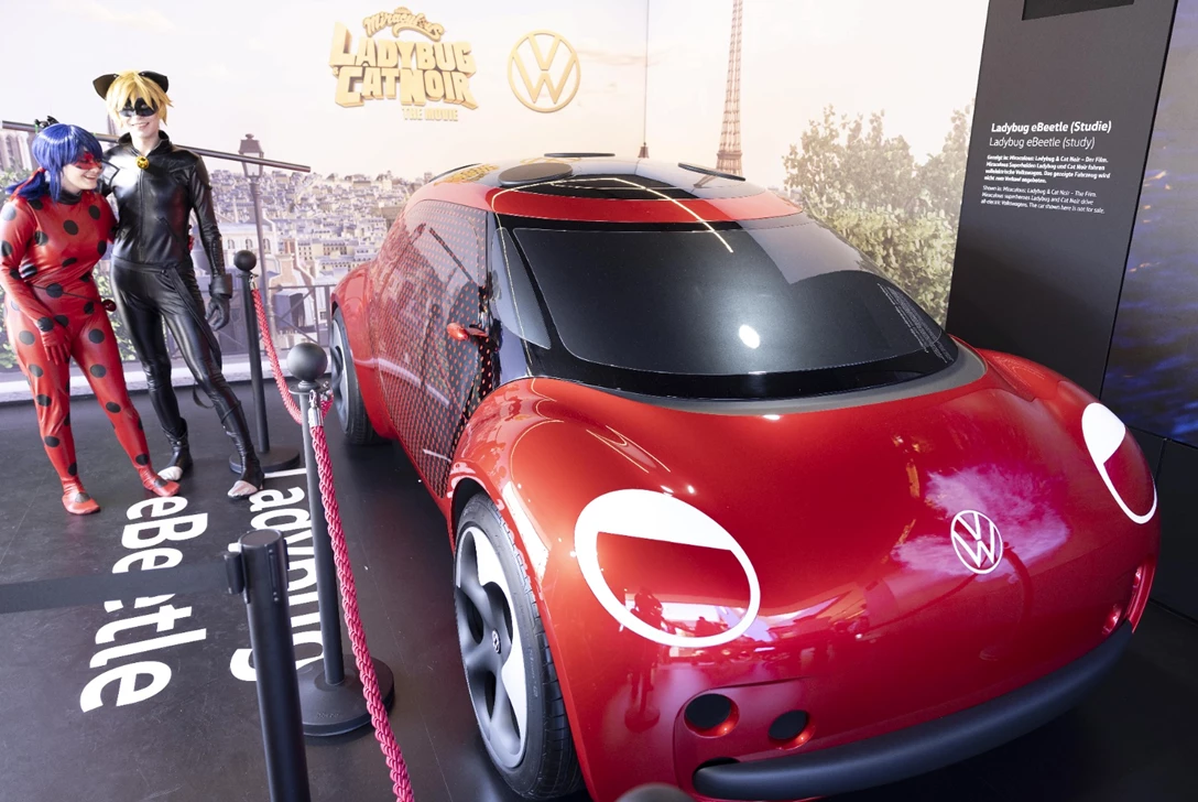 1688069-VW EBEETLE-min.jpg