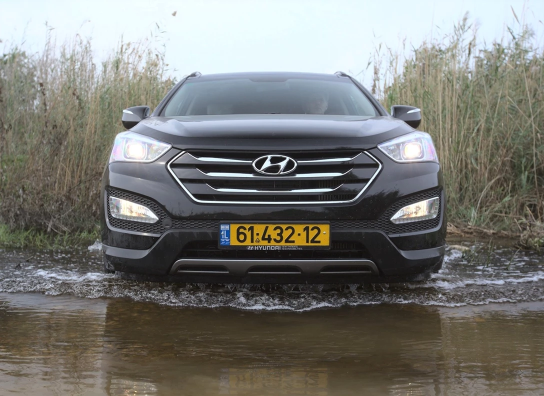1659312-Hyundai-Santa_Fe-2015-05.jpg