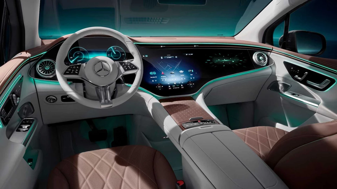 1665403-mercedes-benz-eqe-suv-interior-teaser (2).jpg
