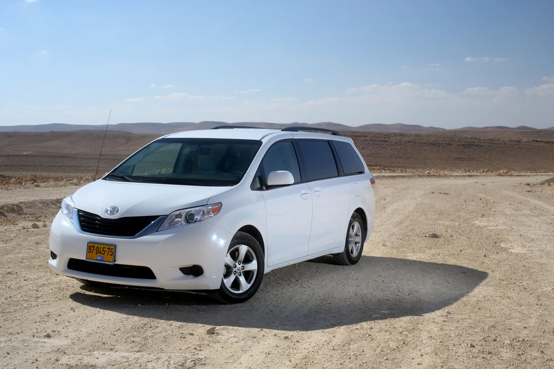 טויוטה סיינה 2014 (צילום: רונן טופלברג)