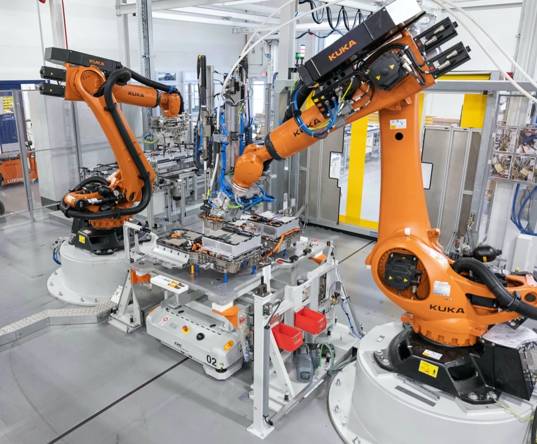 1631878-מפעל במווP90361306_highRes_battery-assembly-for.jpg