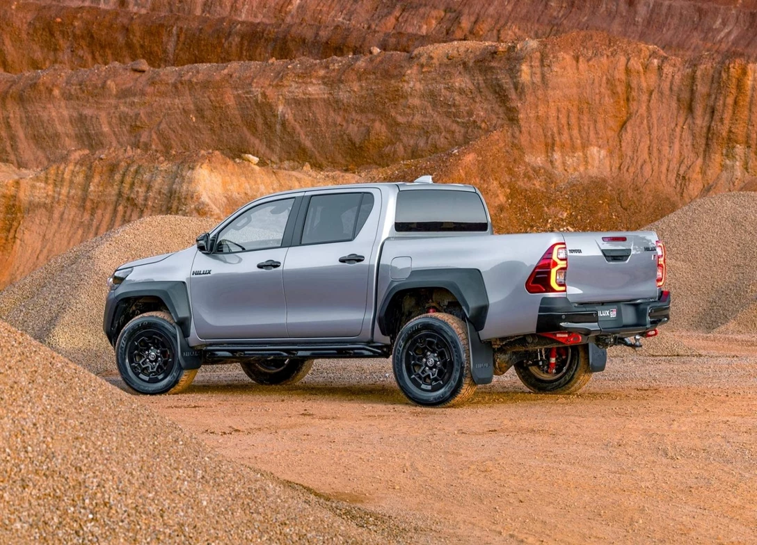 1698934-Toyota-Hilux-2024-03.jpg