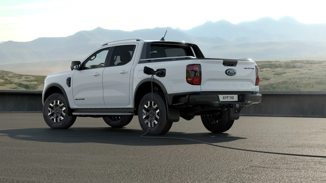 1688212-RANGER_PHEV_CHARGING_1-min.jpg
