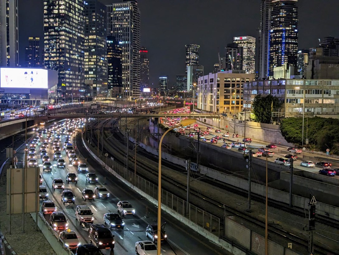 עומסי תנועה בנתיבי איילון