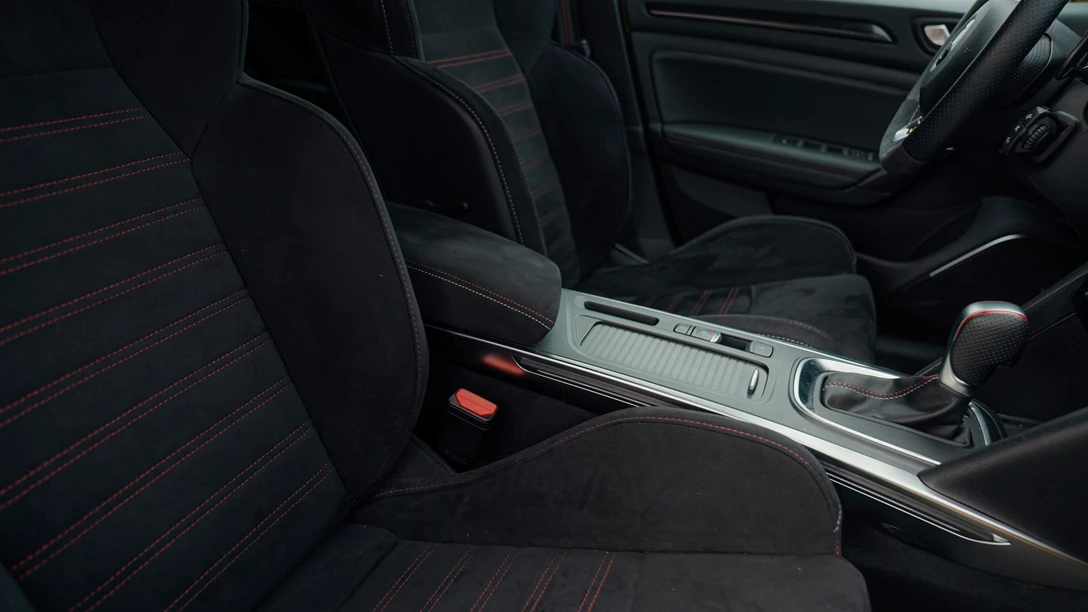 1695997-Renault Megane RS 2024.00_37_35_00.Still050-min.jpg