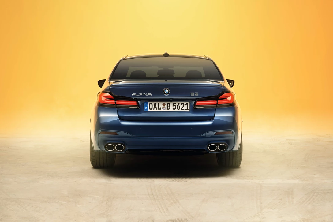 1632934-BMW_ALPINA_CMYK_B5_04.jpg